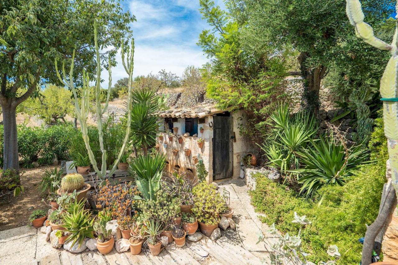CAN PULIT - finca romántica para 2 con piscina y vistas en Selva Mallorca Selva (Mallorca) Exterior foto